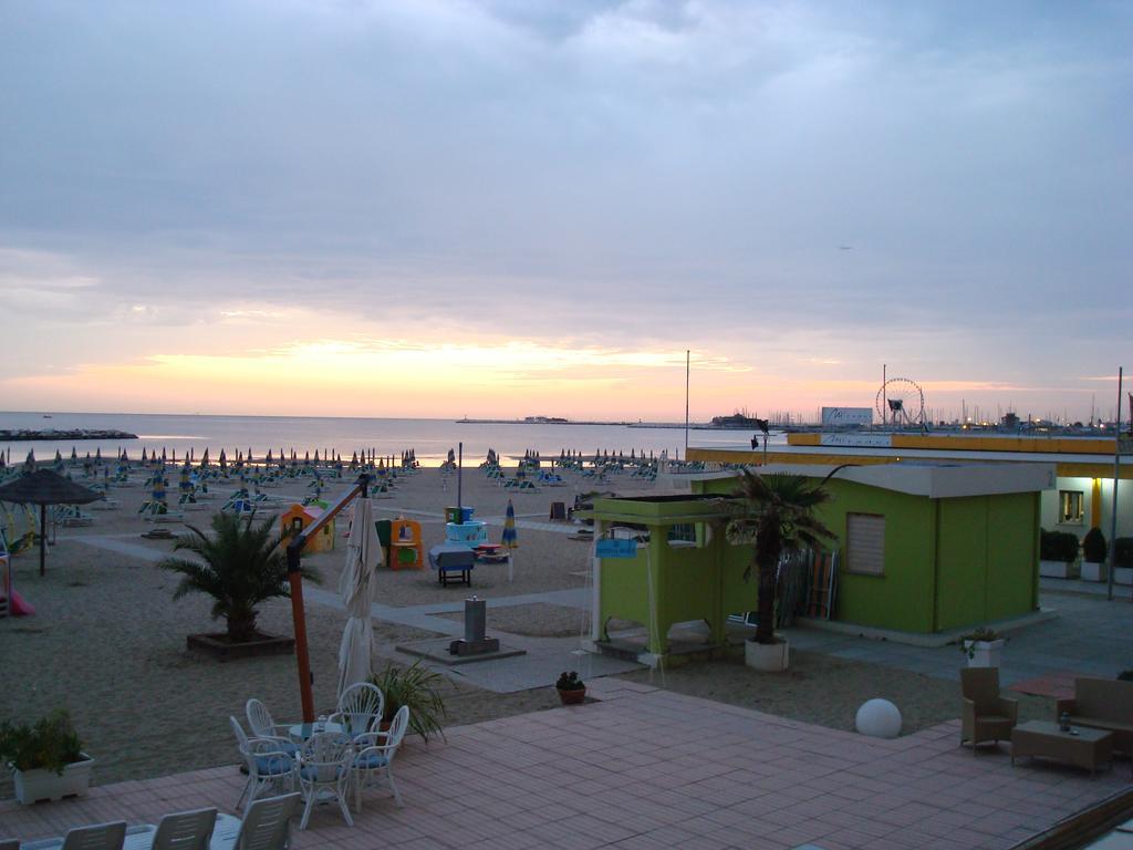 Hotel Villa Ersilia Rimini B&B Exterior foto